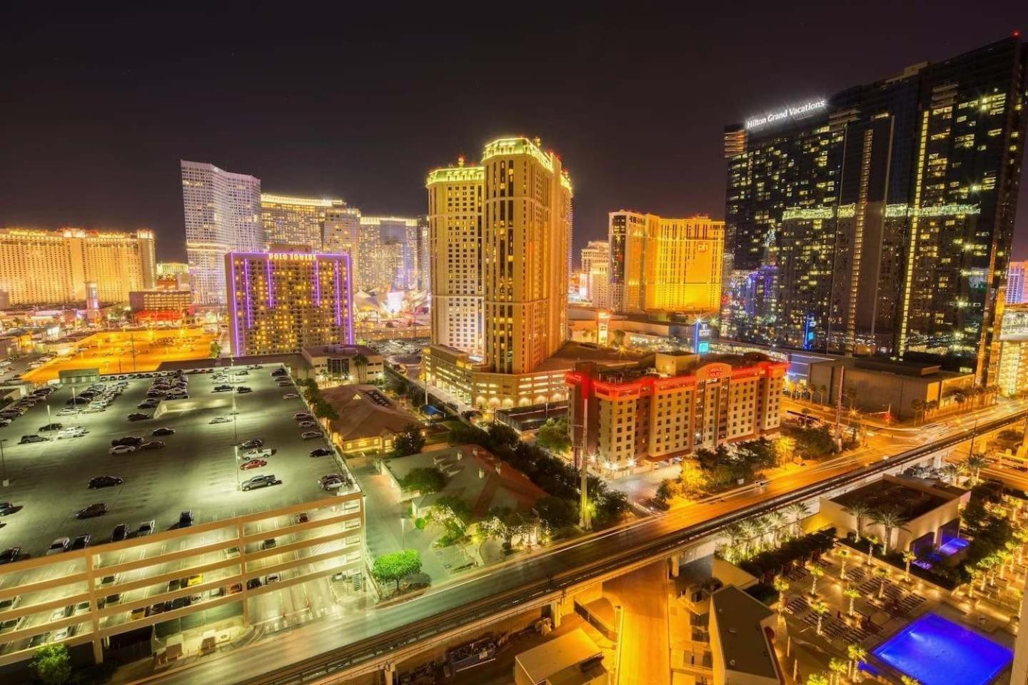 No Fee Strip View Balcony+ Free Valet+ Pool Las Vegas